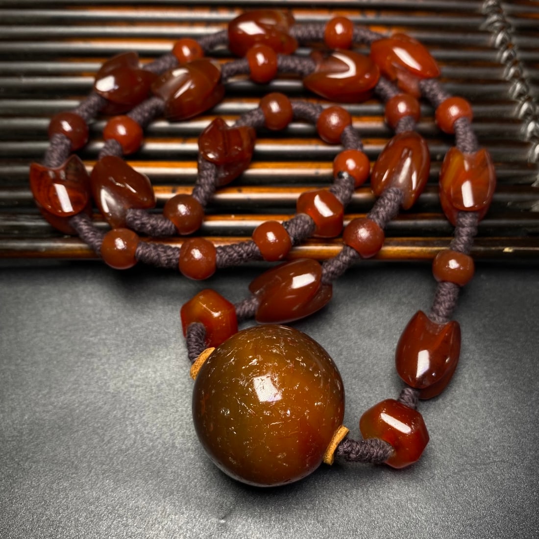 A Precious Agate Necklace - 5