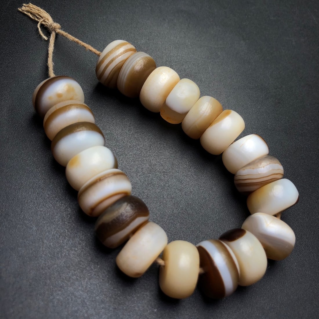 A Precious Agate Bracelets - 5