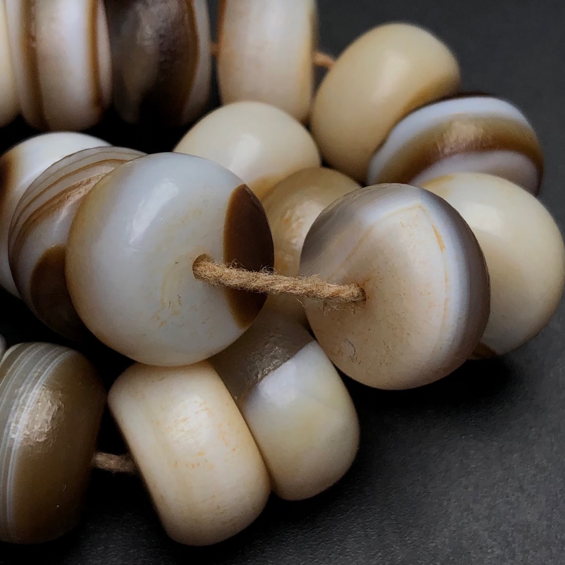 A Precious Agate Bracelets - 9