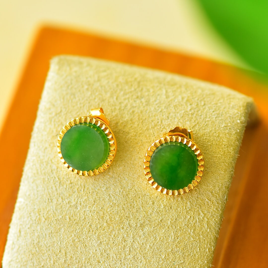 A Pair of Exquisite Sterling Silver-Gold Plated Inlaid Jasper Earrings: A Pair of Exquisite Sterling Silver-Gold Plated Inlaid Jasper Earrings,Size:0.4inx0.4in 一对纯银镀金镶碧玉耳钉