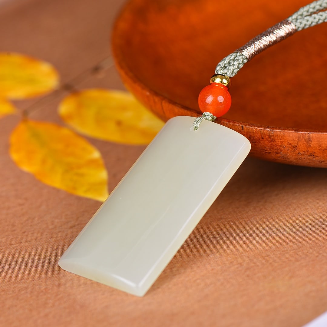 An Exquisite White Jade Pendant - 3