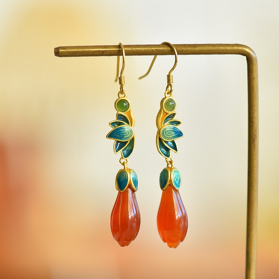 A Pair of Exquisite Sterling Silver-Gold Plated Inlaid Agate Enamel Earrings: A Pair of Exquisite Sterling Silver-Gold Plated Inlaid Agate Enamel Earrings,Size:0.3inx0.7in 一对纯银镀金镶玛瑙珐琅耳环