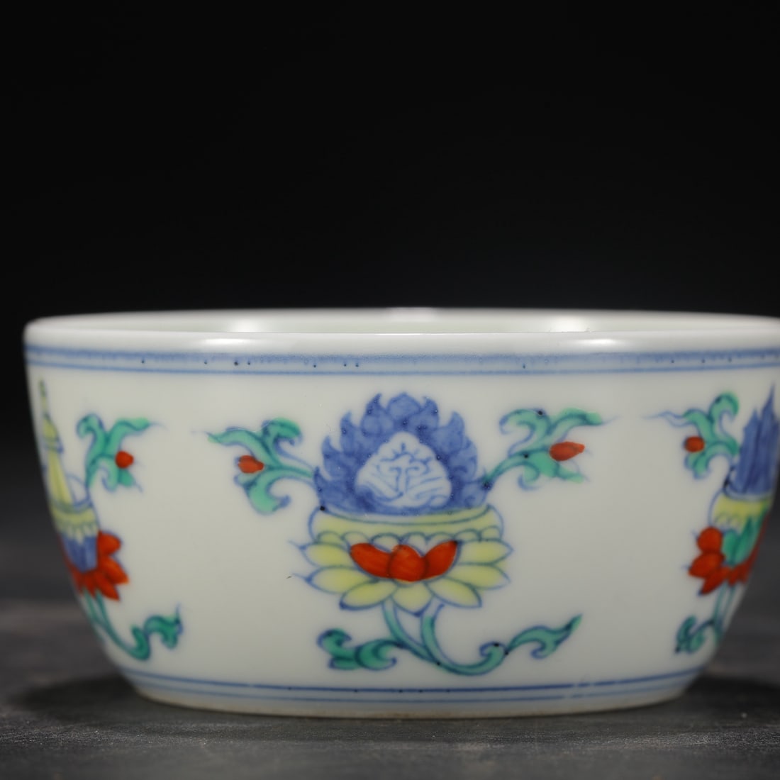 An Exquisite Doucai Flower Pattern Cup - 6
