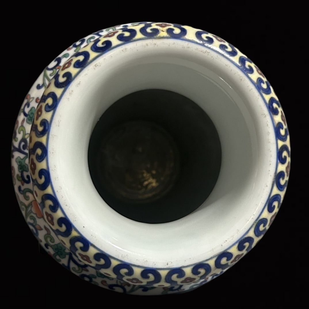 An Exquisite Doucai Lotus Pattern Vase - 5