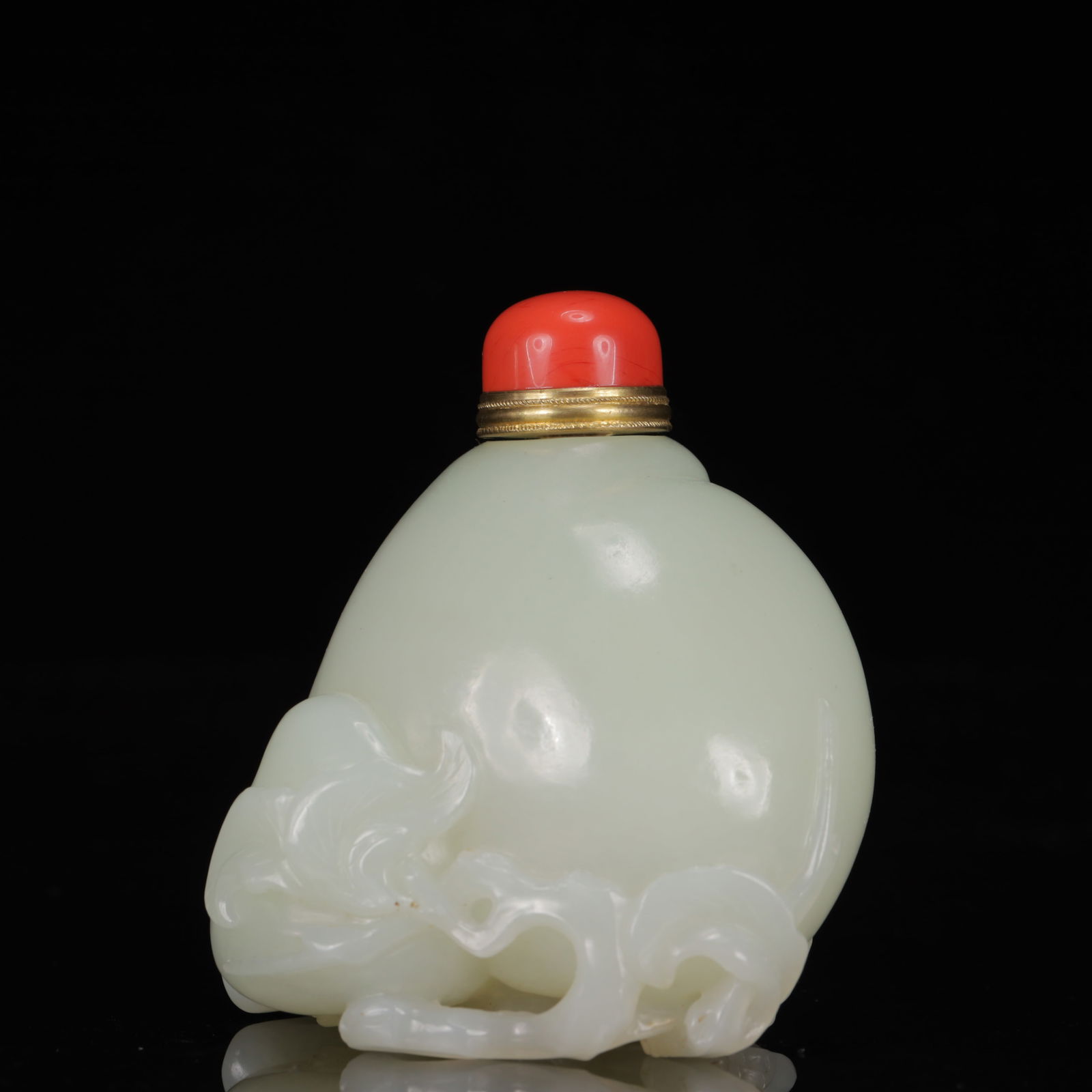 An Exquisite White Jade Peach Pattern Snuff Bottle - 2