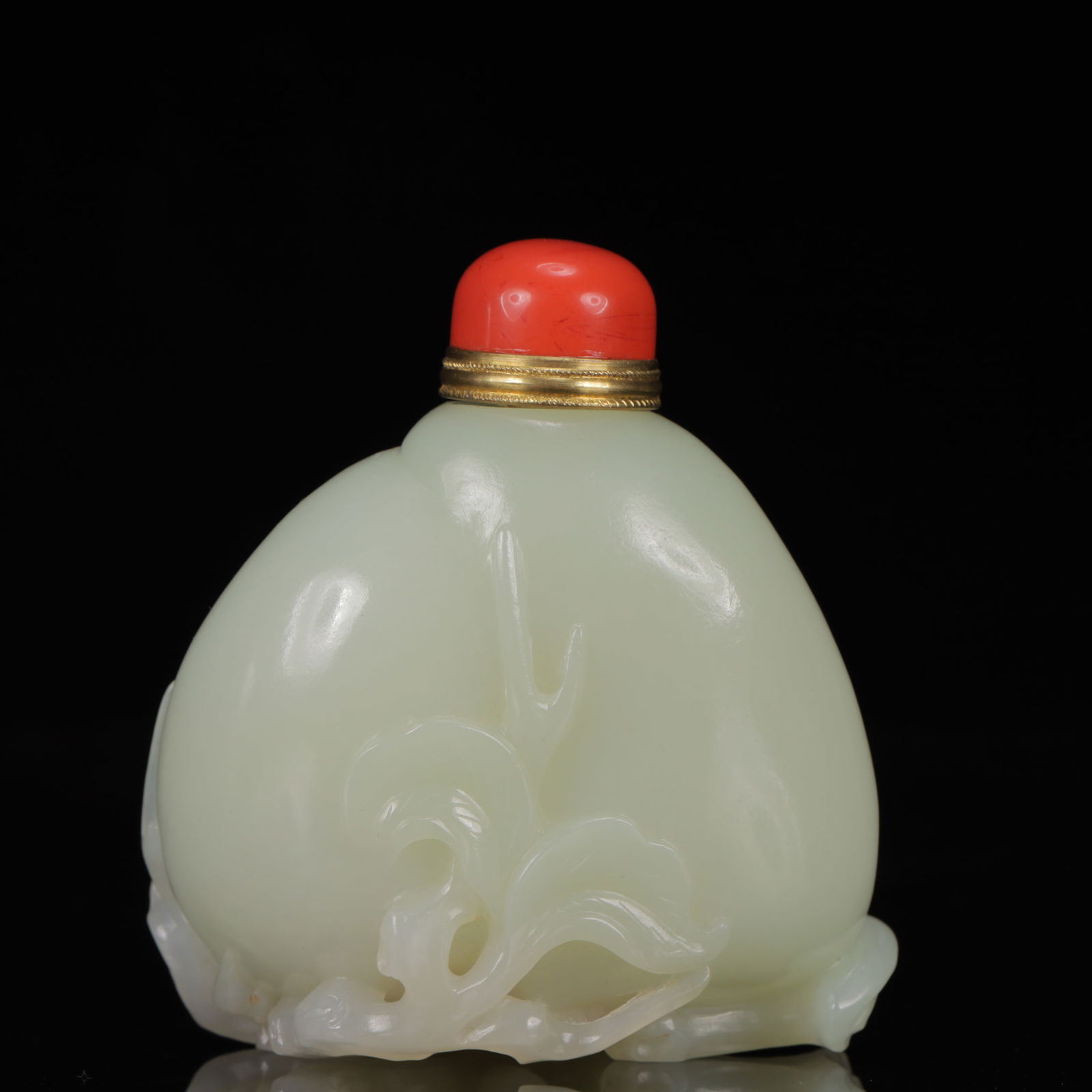 An Exquisite White Jade Peach Pattern Snuff Bottle - 6