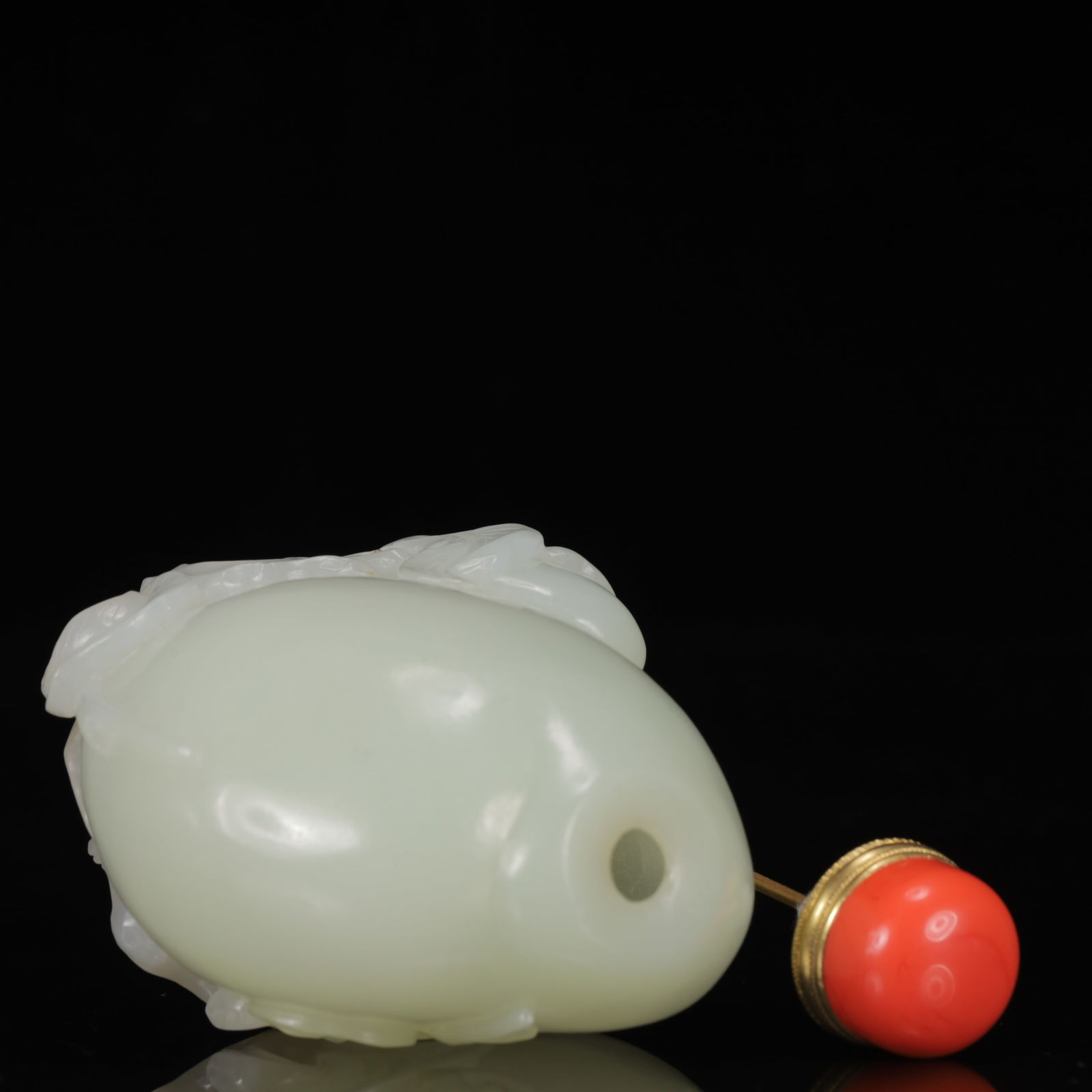 An Exquisite White Jade Peach Pattern Snuff Bottle - 8