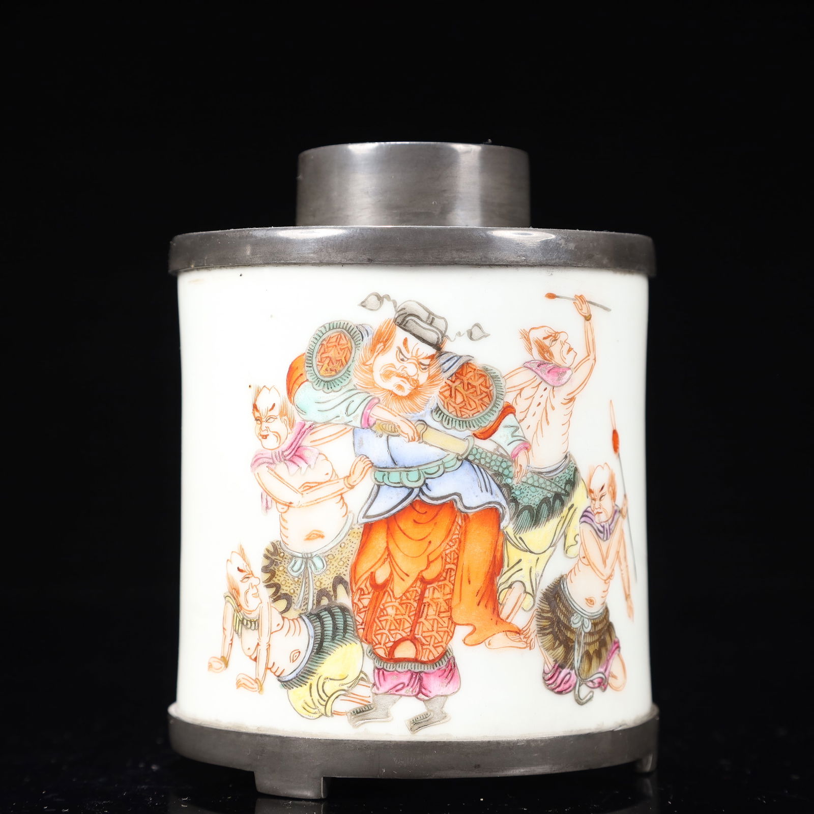 An Exquisite Tin Inlaid Painted Enamel Figure Pattern Tripod Cover Jar: An Exquisite Tin Inlaid Painted Enamel Figure Pattern Tripod Cover Jar,Qing Dynasty, China,With Mark,Size:3.7inx4.7in,Weight:850g 