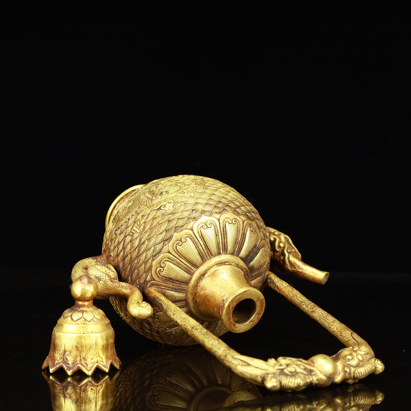 An Exquisite Gilt Bronze Dragon Pattern Ewer - 10