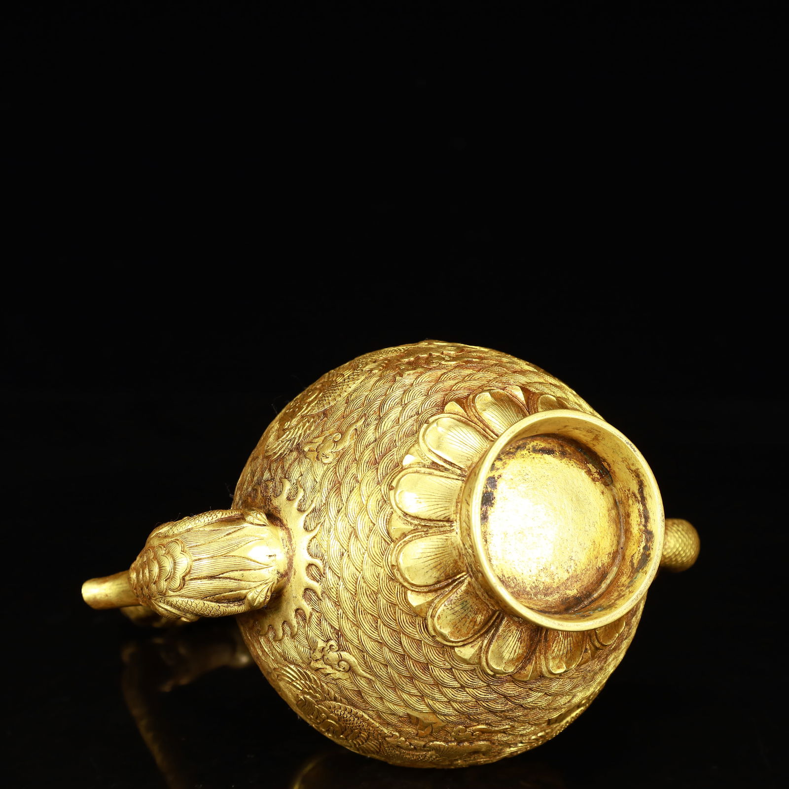 An Exquisite Gilt Bronze Dragon Pattern Ewer - 11