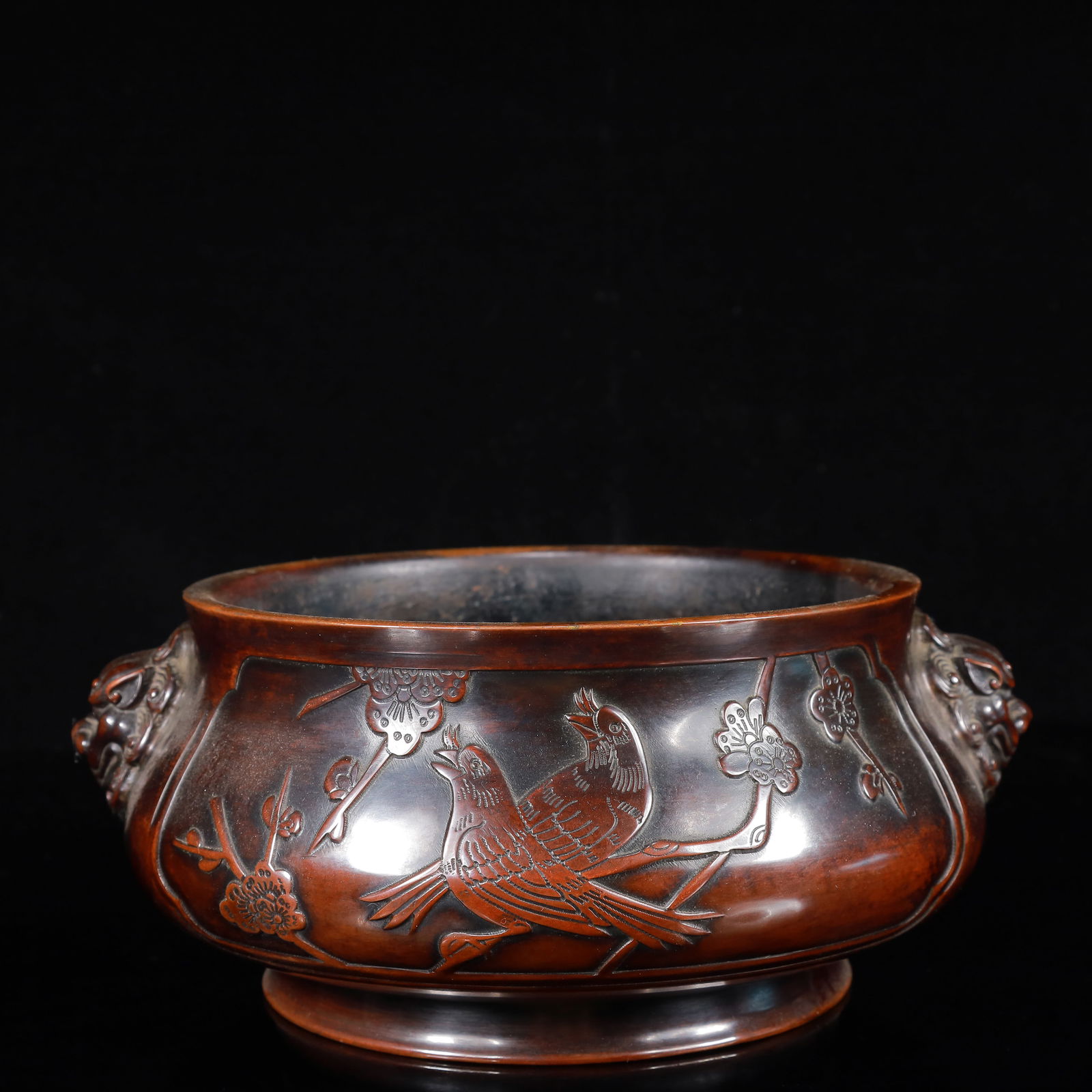 A Rare Bronze Flower and Bird Pattern Lion Pattern Censer: A Rare Bronze Flower and Bird Pattern Lion Pattern Censer,Ming Dynasty,China,With Mark,Size:8.7inx7.1inx3.9in,Weight:3300g 