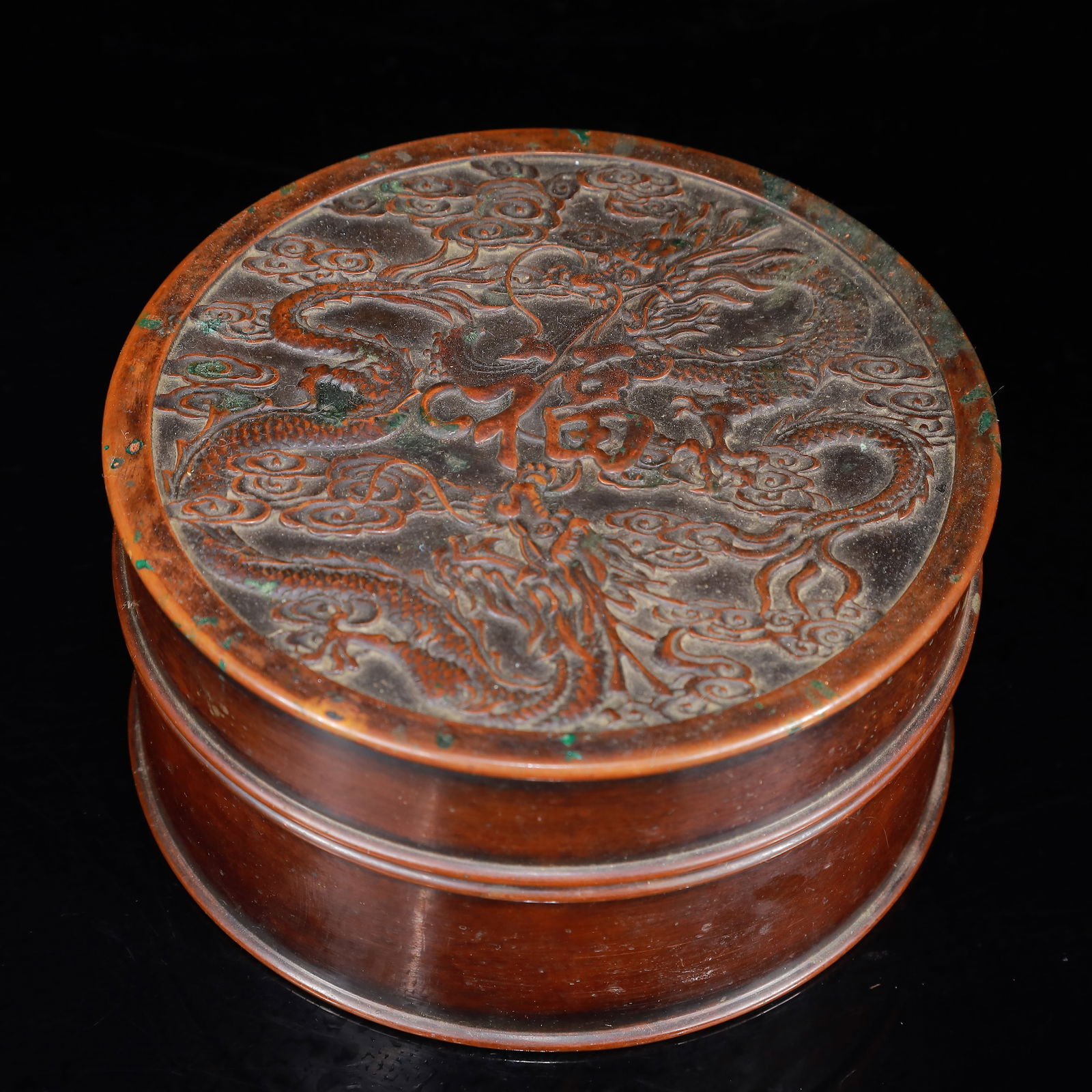 A Rare Bronze Auspicious Cloud and Dragon Pattern Box: A Rare Bronze Auspicious Cloud and Dragon Pattern Box,Ming Dynasty,China,With Mark,Size:6.3inx7.1in,Weight:3500g 