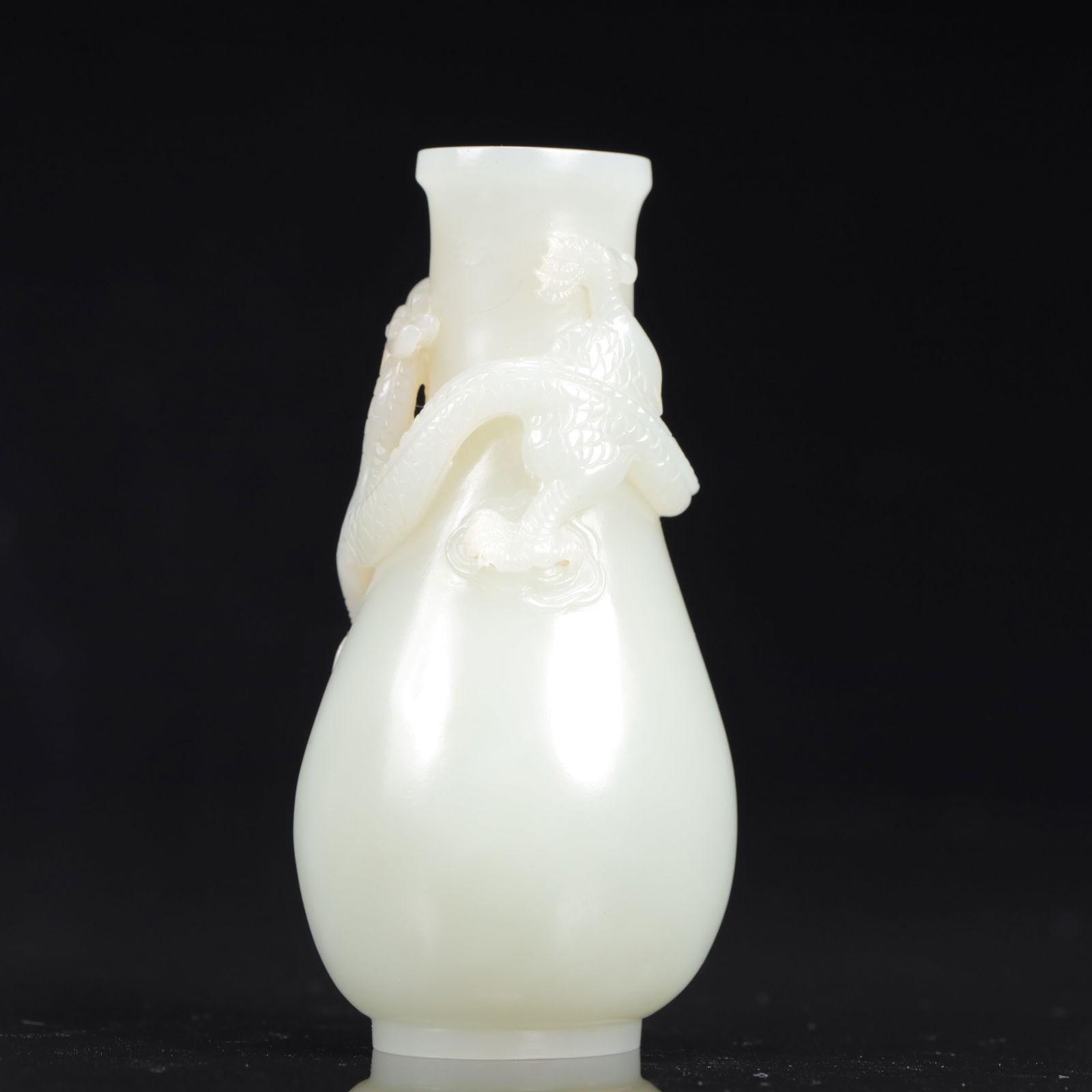 An Exquisite White Jade Dragon Pattern Snuff Bottle - 6