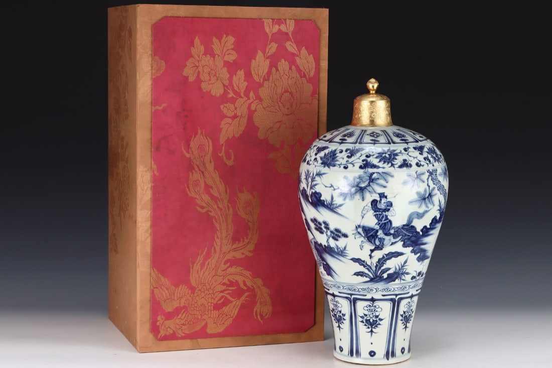 A Huge Blue and White Figure and Story Pattern Bottle: A Huge Blue and White Figure and Story Pattern Bottle,Yuan Dynasty,China,Size:19.3inx10in 青花人物故事纹盖瓶,中国元代