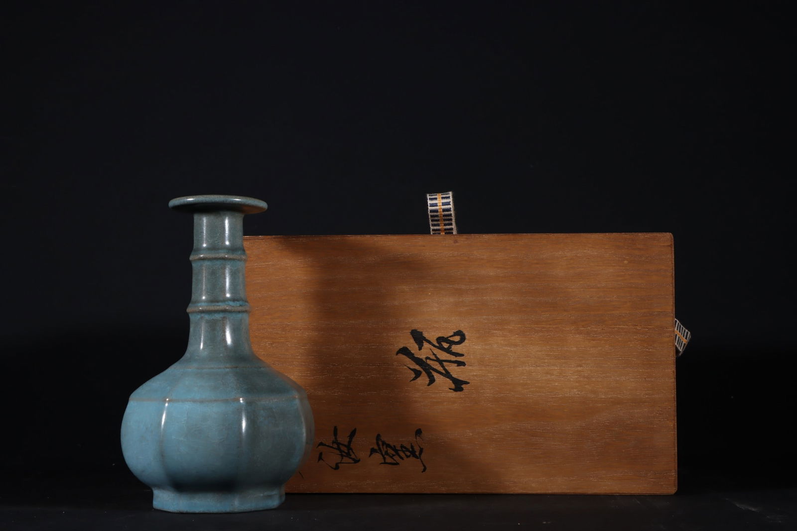 An Exquisite Ru yao Sky Blue Glazed Vase: An Exquisite Ru yao Sky Blue Glazed Vase,Song Dynasty,China,Size:6.1inx3.5in 汝窑天青釉瓶,中国宋代