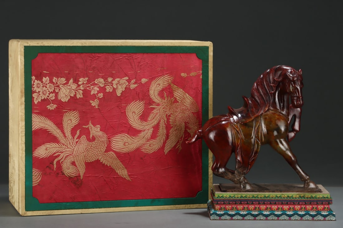 An Exquisite Archaic Jade Horse Ornament: An Exquisite Archaic Jade Horse Ornament,Size:11.4inx11.8in,Ancient Time,China 高古玉骏马摆件,中国远古时期