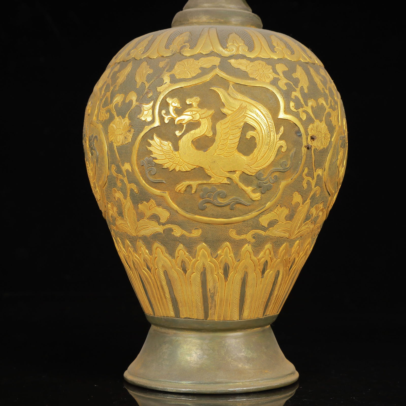 An Exquisite Gilt Silver Auspicious Beast Pattern Vase - 3