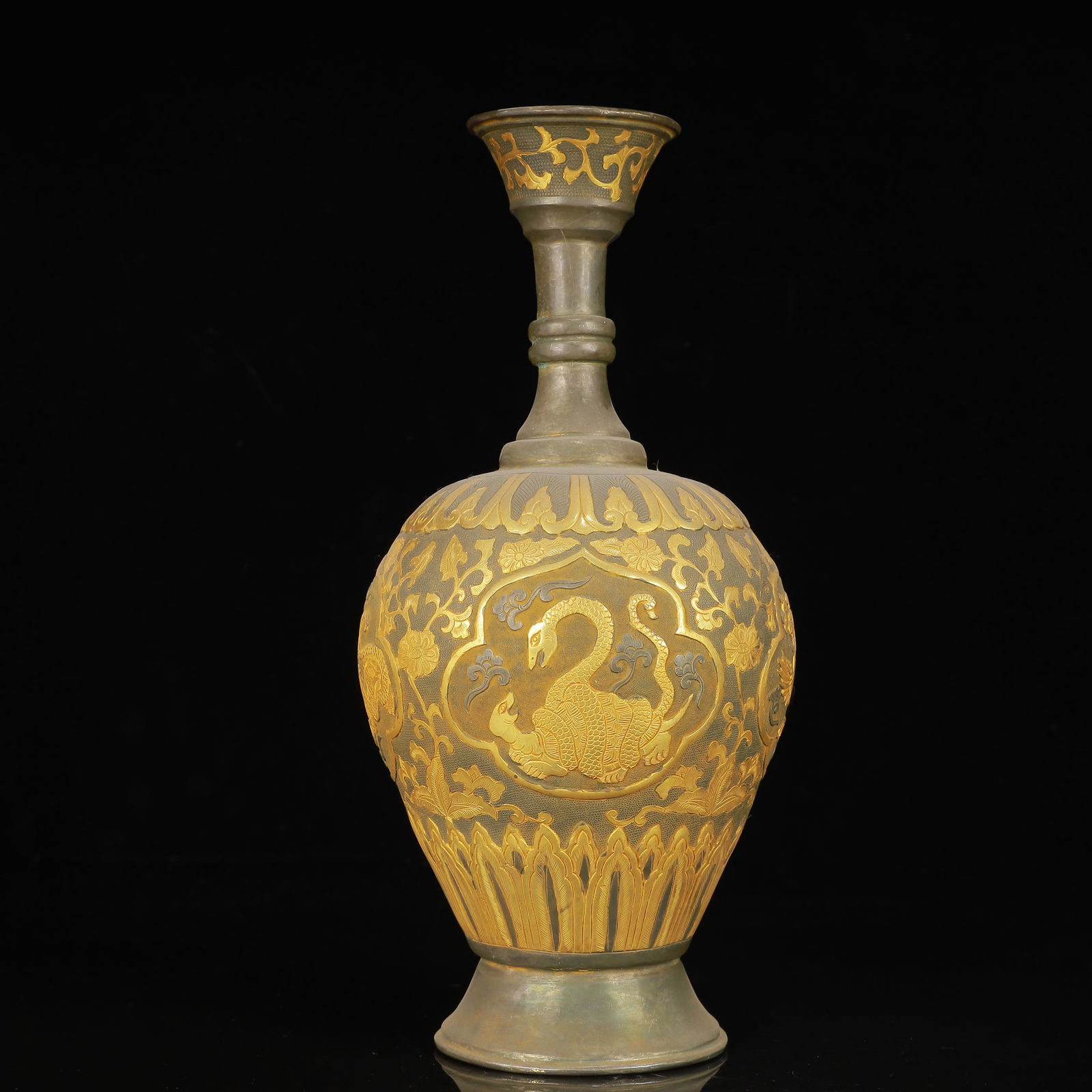 An Exquisite Gilt Silver Auspicious Beast Pattern Vase - 4