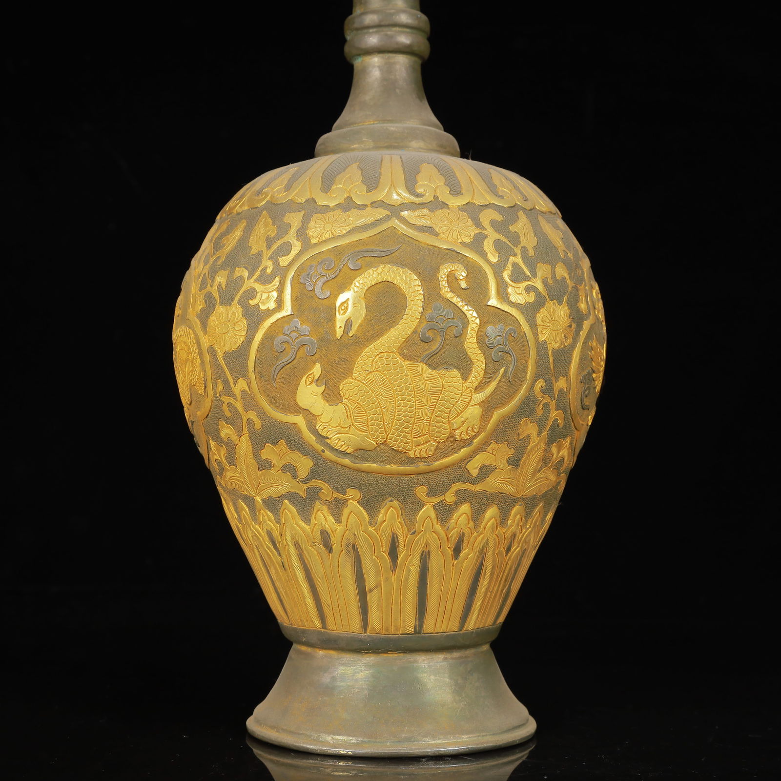 An Exquisite Gilt Silver Auspicious Beast Pattern Vase - 5