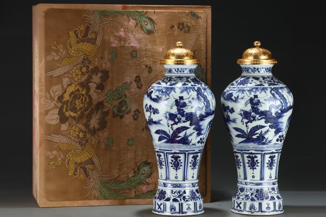 A Pair of Exquisite Blue and White Character and Story Pattern Vases,with Gilt Cover: A Pair of Exquisite Blue and White Character and Story Pattern Vases,with Gilt Cover,Yuan Dynasty,China,Size:24.4inx10.4ins 