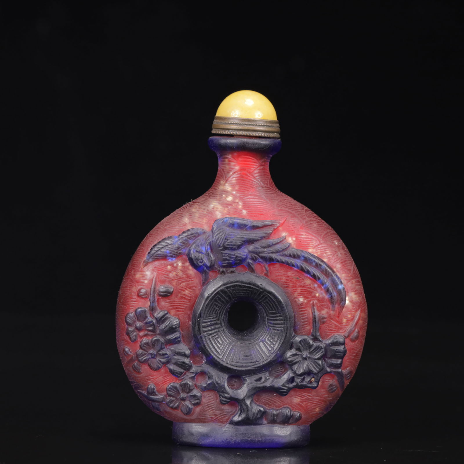 An Exquisite Glass Flower and Bird Pattern Snuff Bottle (1 of 9)
