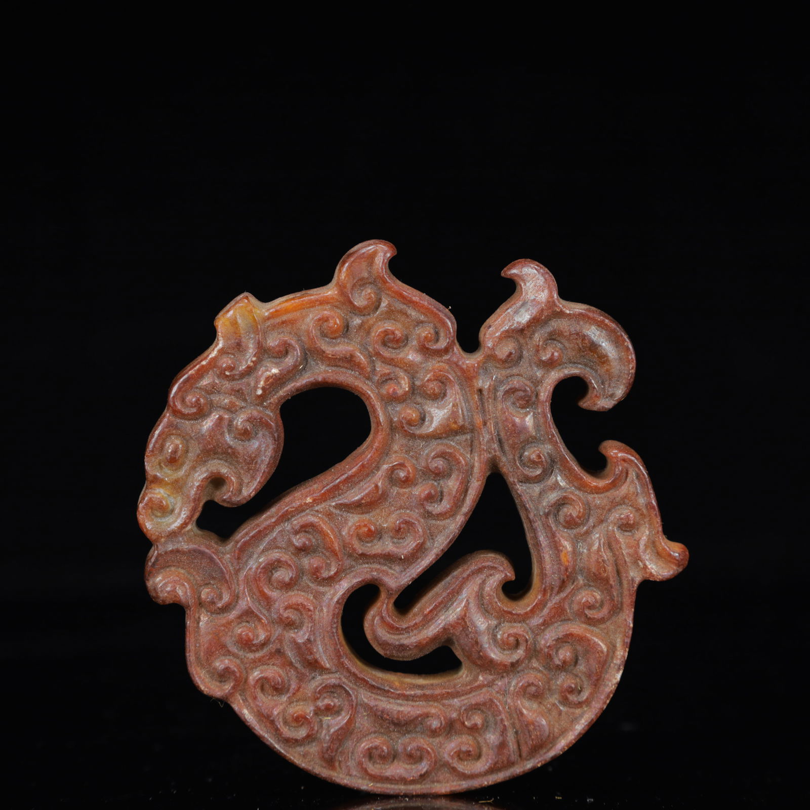 A Rare Gaogu yu Dragon Pendant: A Rare Gaogu yu Dragon Pendant,Ancient Time,China,Size:3.1inx0.4inx3.1in,Weight:86g 高古玉龙挂件,中国远古时期