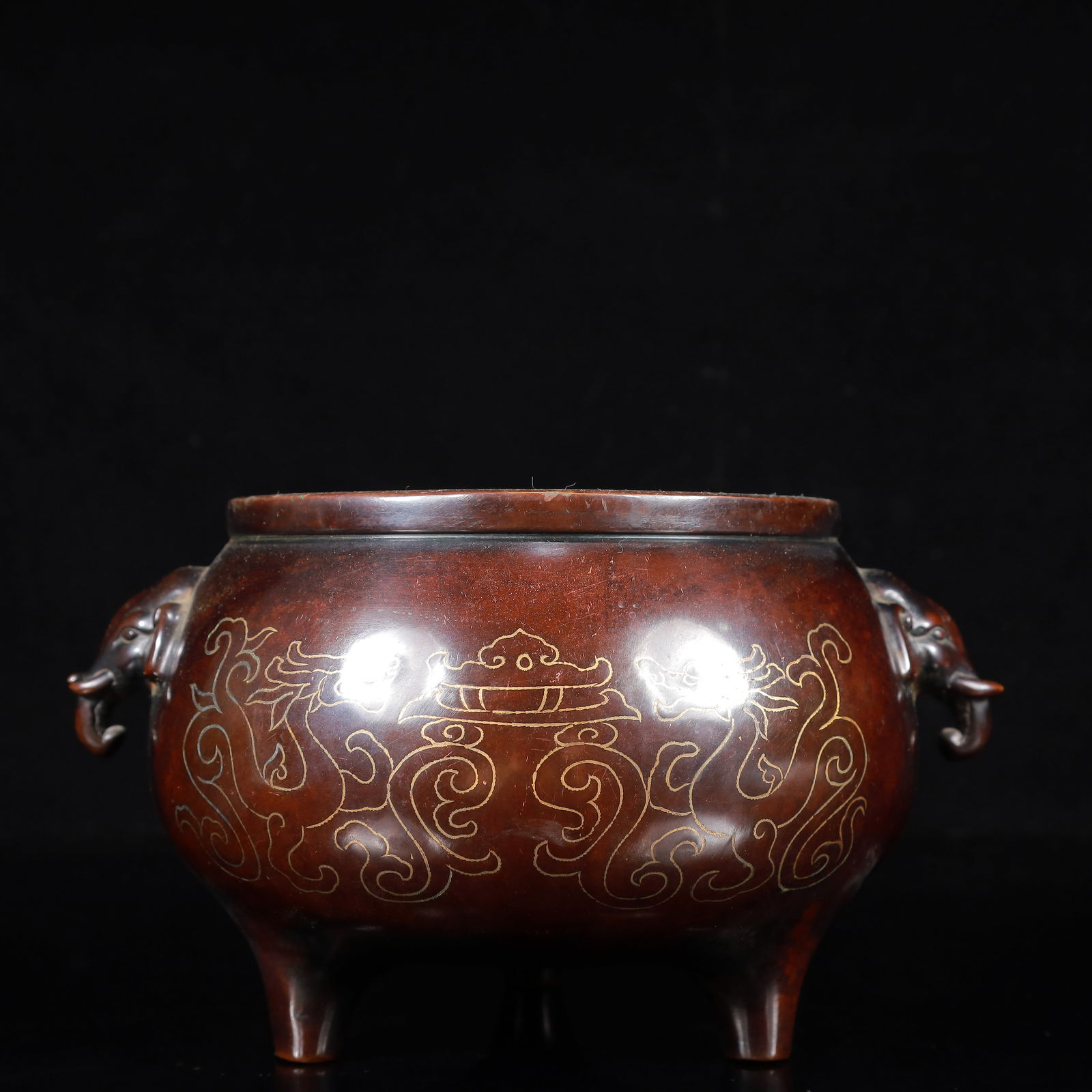 A Rare Bronze Chi-Dragon Pattern Elephant-Ears Tripod Censer: A Rare Bronze Chi-Dragon Pattern Elephant-Ears Tripod Censer,Qing Dynasty,China,With Mark,Size:7.5inx5.9inx4.3in,Weight:2650g 