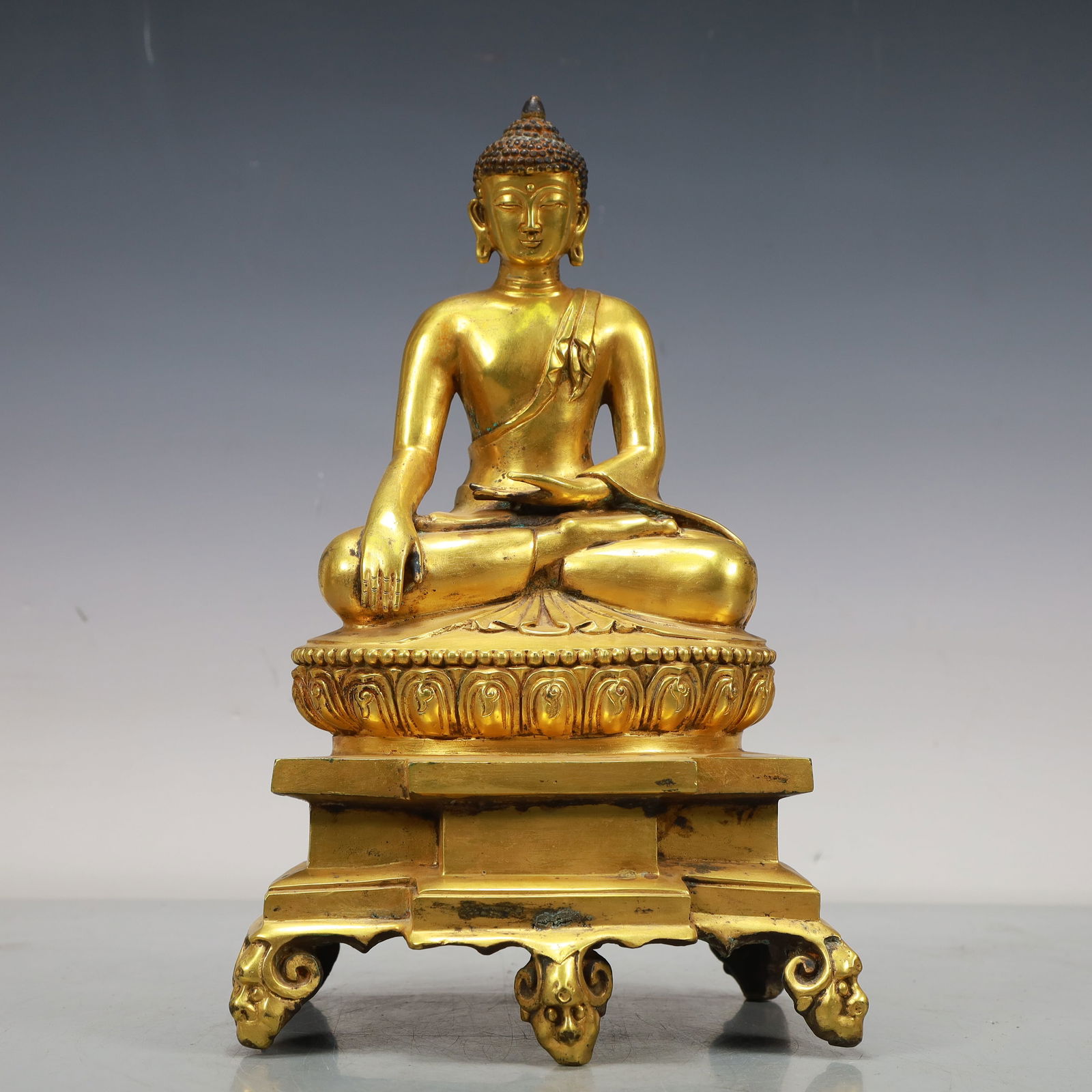 An Excellent Gilt-Bronze Figure Of Buddha Shakyamuni (1 of 10)