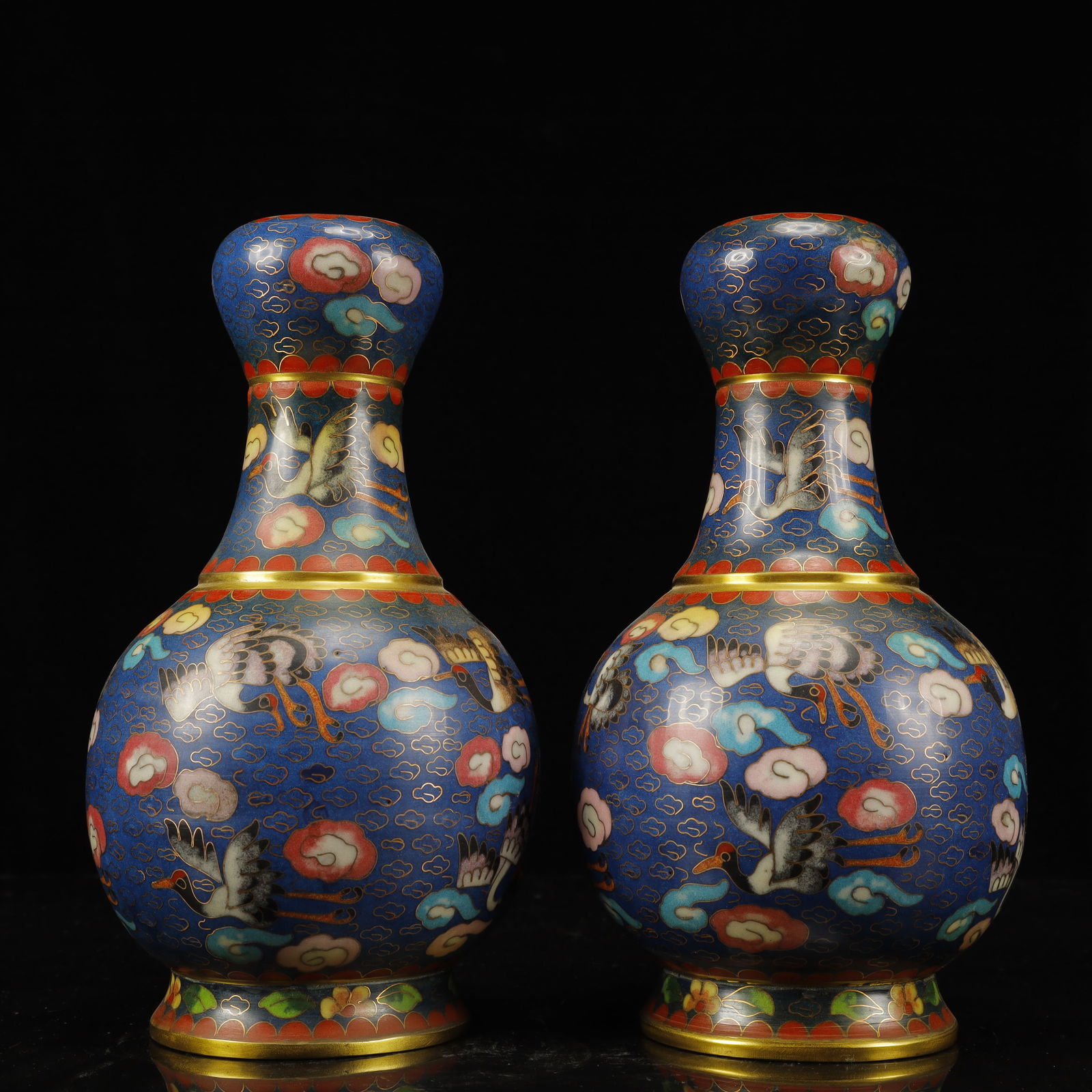 A Pair of Ecmxquisite Cloisonne Crane Pattern Vases: A Pair of Exquisite Cloisonne Crane Pattern Vases,Qing Dynasty, China,Qianlong Four-character Mark,Size:4.7inx9.8in,Weight:3000g 