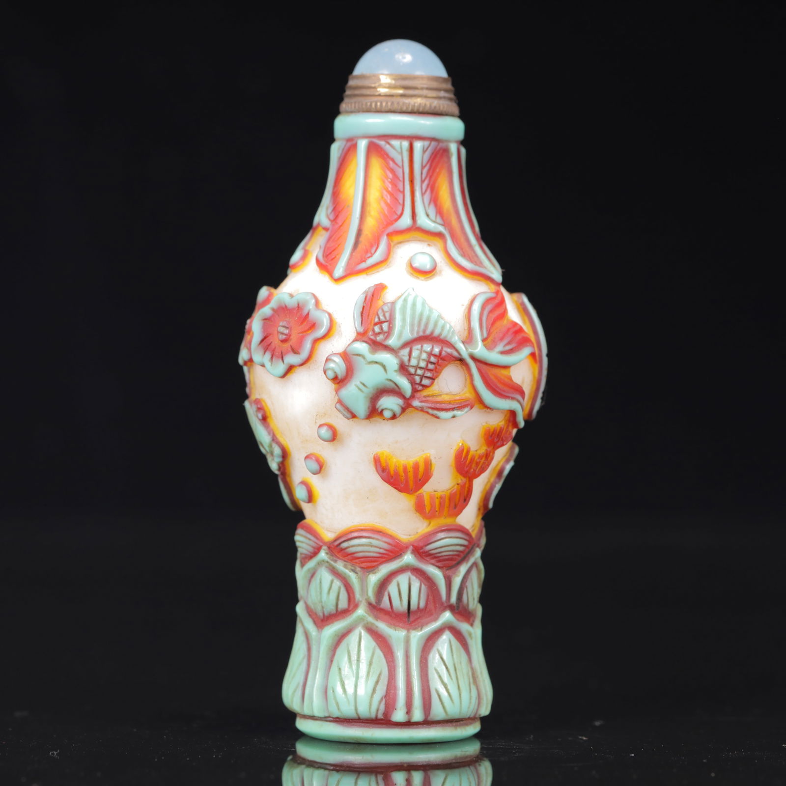 An Exquisite Glass Goldfish Pattern Snuff Bottle - 2