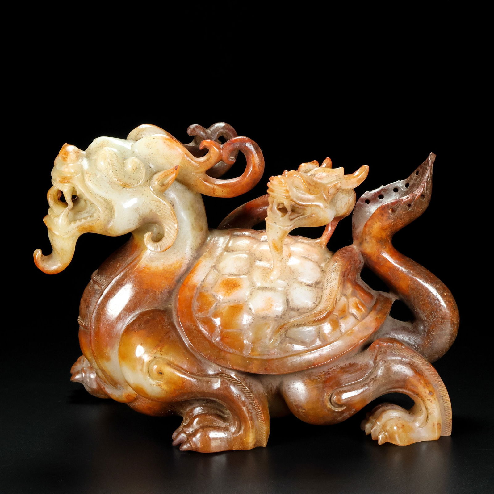 An Exquisite White Jade Dragon and Turtle Ornament: An Exquisite White Jade Dragon and Turtle Ornament,Qing Dynasty,China,Size:5.9inx7.9inx4.7in,Weight:2365g 白玉龙龟摆件,中国清代