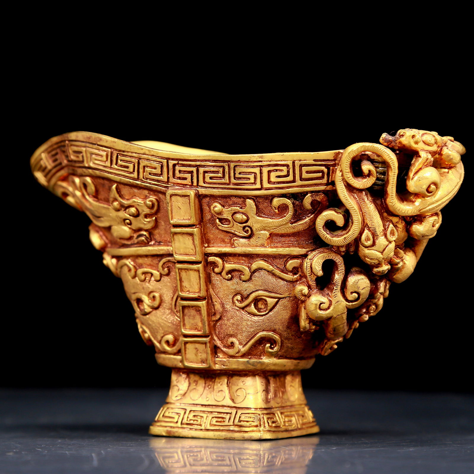 An exquisite gilt bronze cup with dragon pattern - 2
