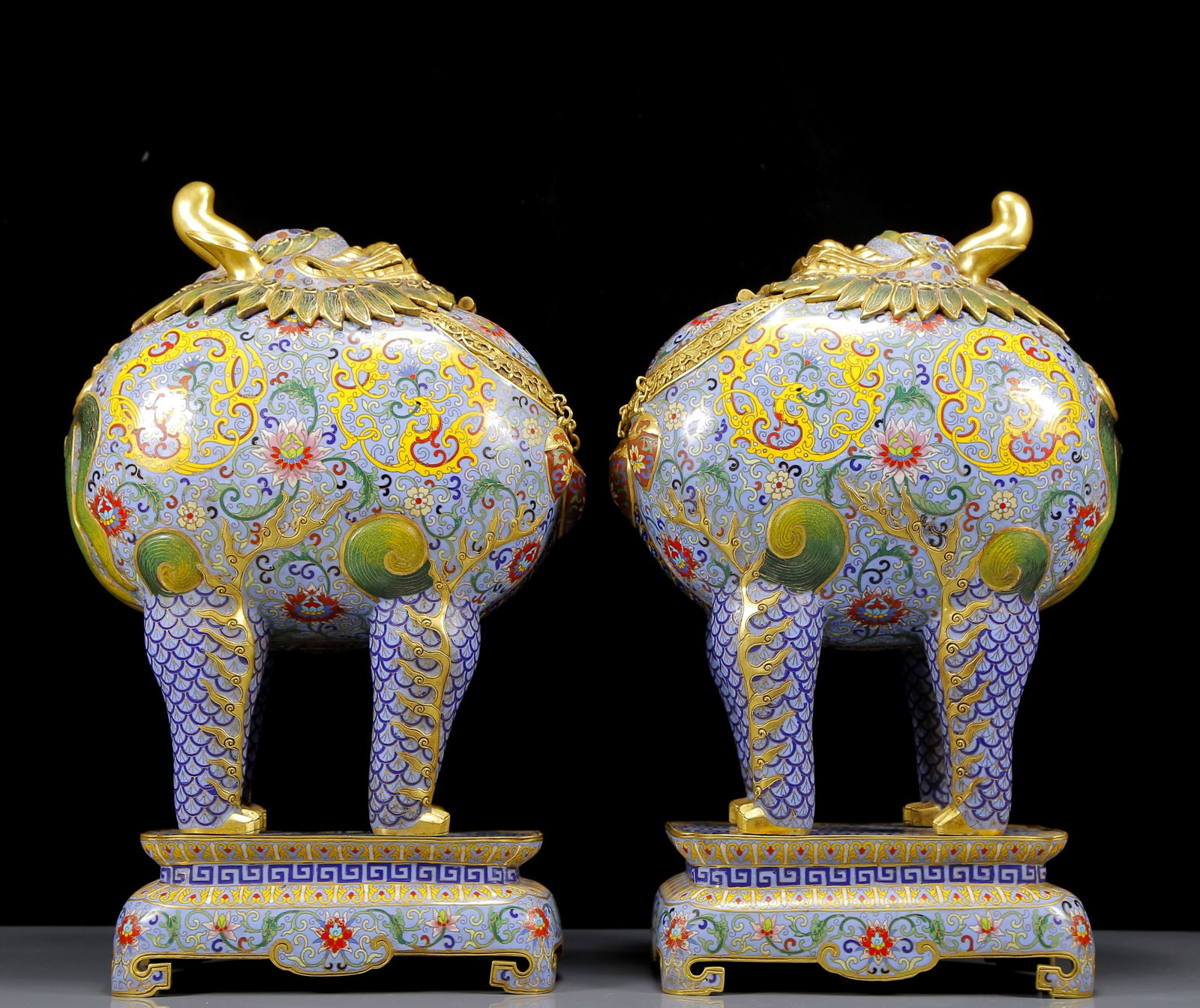A Pair of Huge Cloisonne Unicorn Censers: A Pair of Huge Cloisonne Unicorn Censers,Qing Dynasty, China,Qianlong Four-character Mark,Size:11inx6.7inx19.7in,Total Weight:27280g 一对景泰蓝独角兽