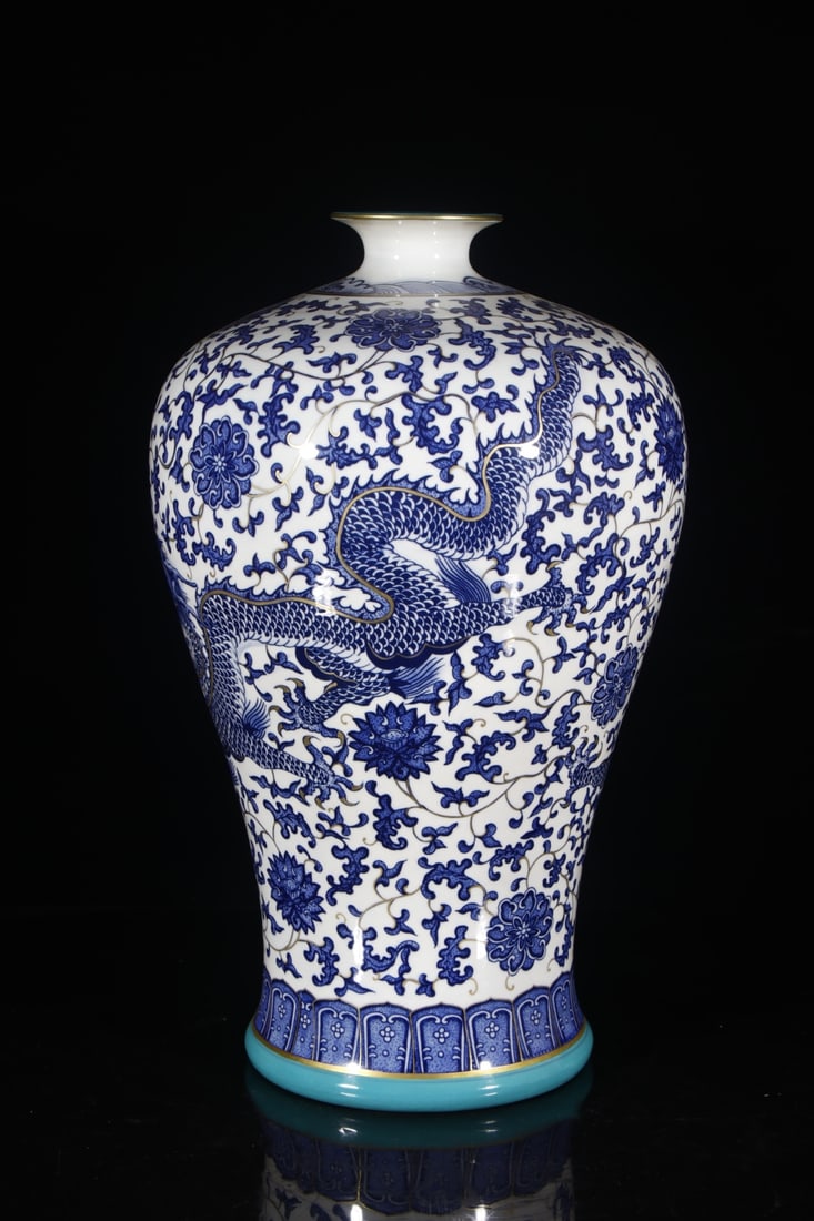 A Huge Blue and White Lotus and Dragon Pattern Vase: A Huge Blue and White Lotus and Dragon Pattern Vase,Qing Dynasty,China,Qianlong Six-character Mark,Size:21.7inx8.7in 