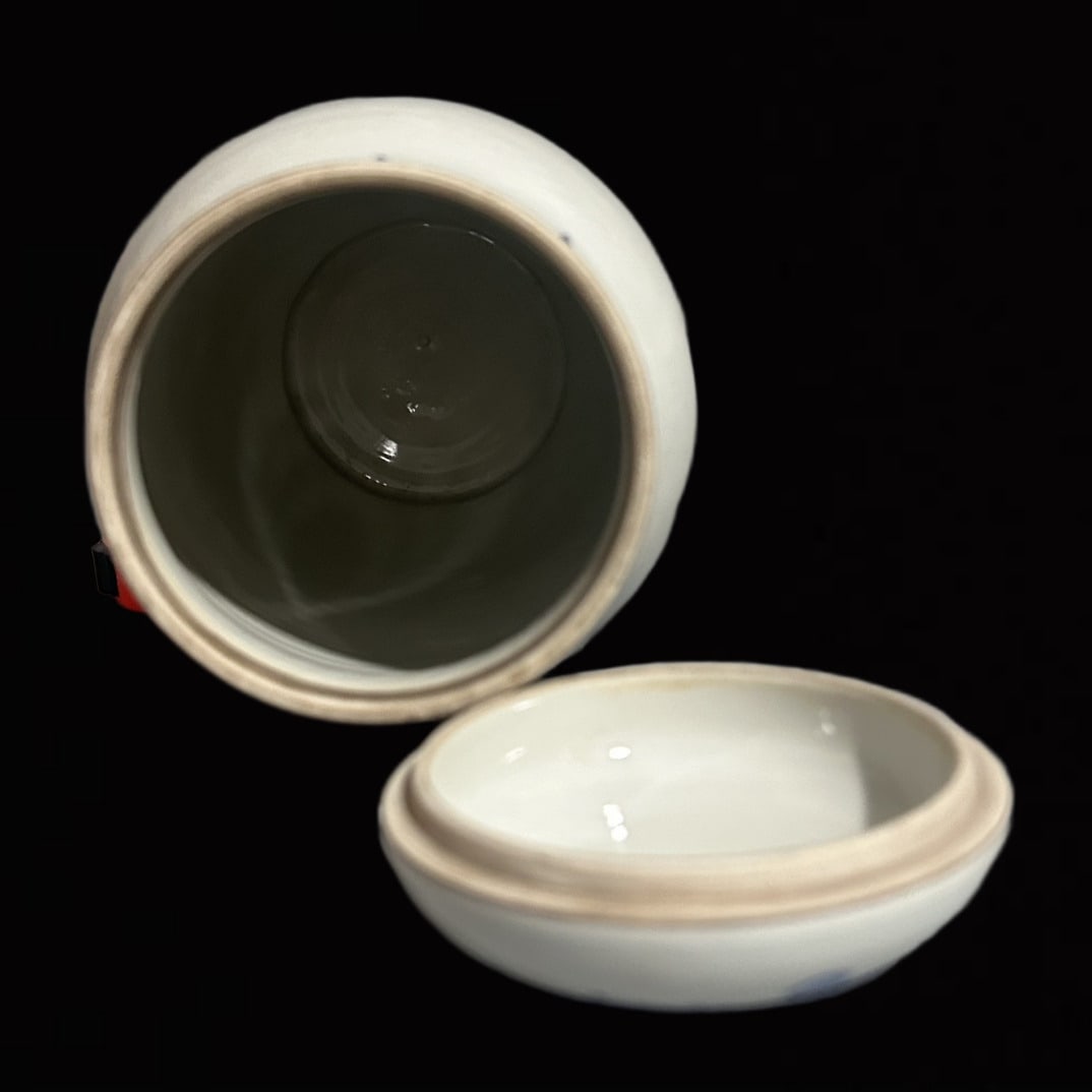 An Exquisite Famille-Rose Character and Story Pattern Jar: An Exquisite Famille-Rose Character and Story Pattern Jar,Qing Dynasty,China,Tongzhi Four-character Mark,Size:4.5inx5.3in