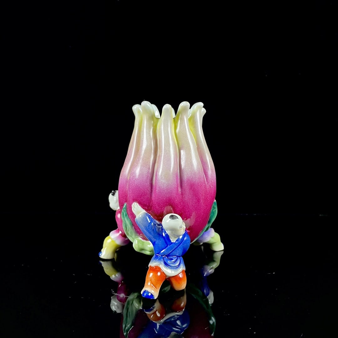 An Exquisite Famille-Rose Figure Brush Pot: An Exquisite Famille-Rose Figure Brush Pot,Qing Dynasty,China,Yongzheng Four-character Mark,Size:5.1inx4.7in 