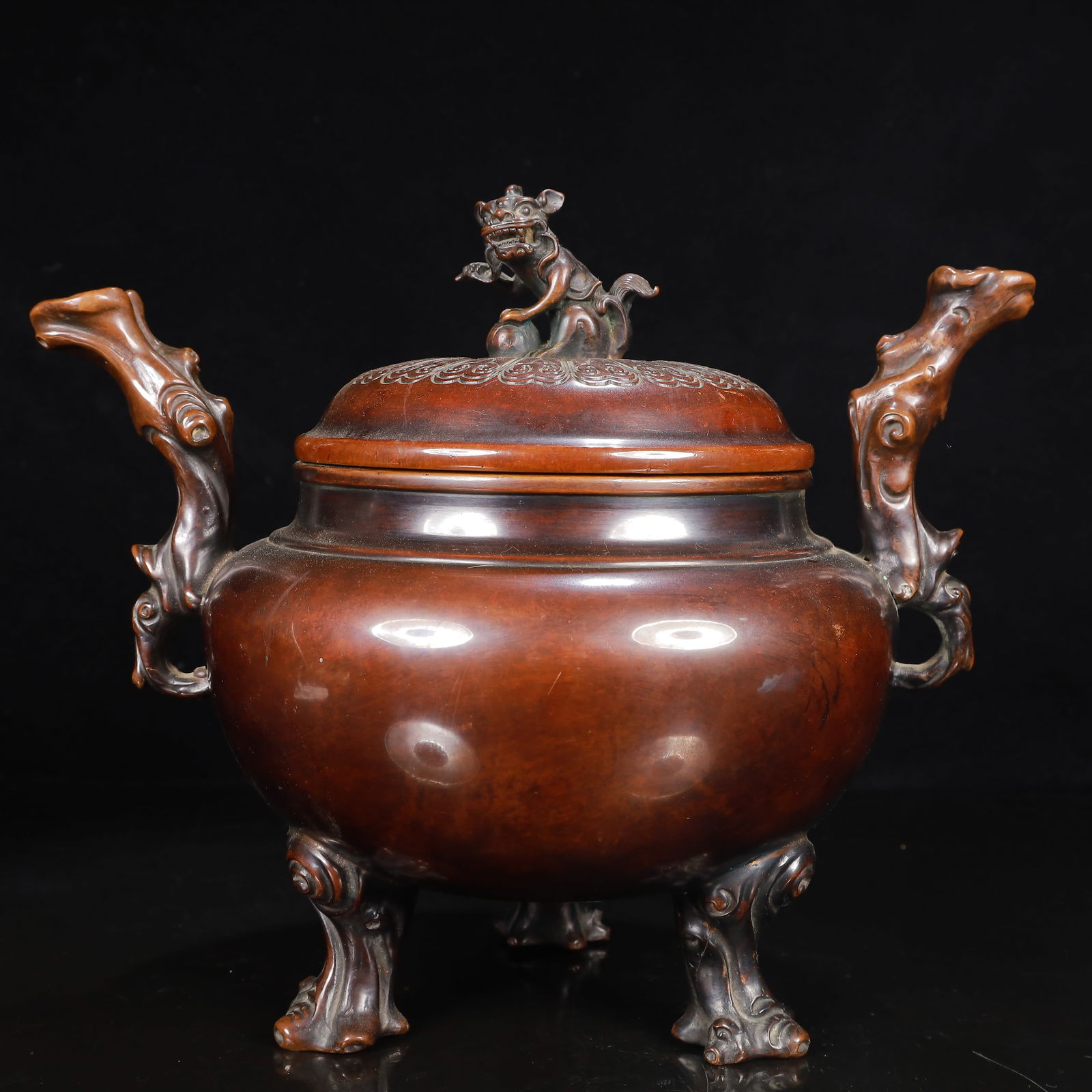A Rare Bronze Dragon Pattern Double-Ears and Tripod Censer: A Rare Bronze Dragon Pattern Double-Ears and Tripod Censer,Ming Dynasty,China,Xuande Six-character Mark,Size:9.4inx12.2inx8.7in,Weight:6700g 