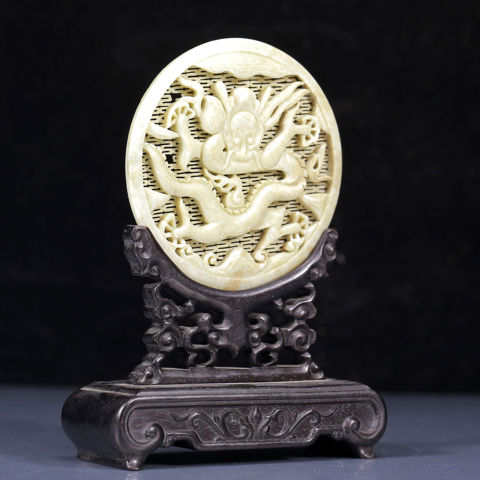 An Exquisite White Jade Dragon Pattern Table Screen - 4