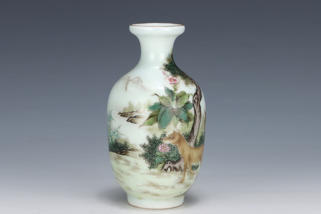 An Exquisite Enamel Pine and Deer Pattern Vase - 2