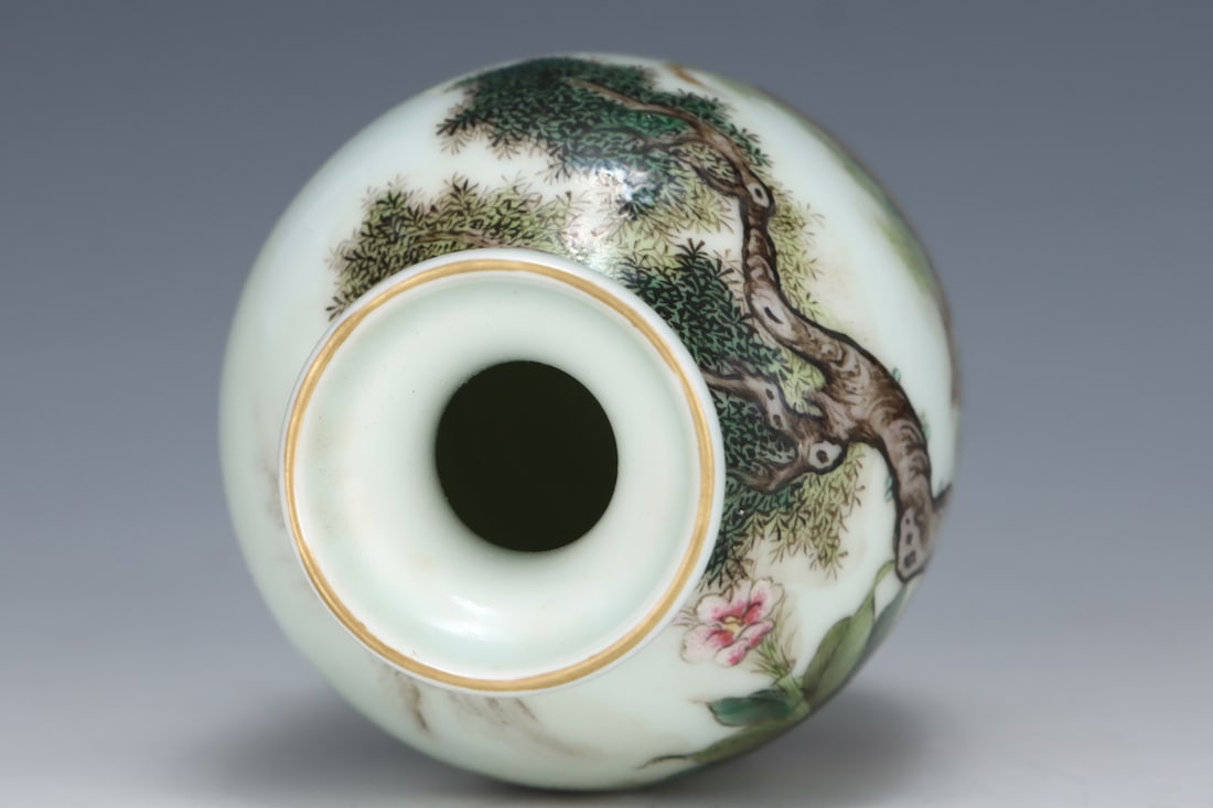 An Exquisite Enamel Pine and Deer Pattern Vase - 6