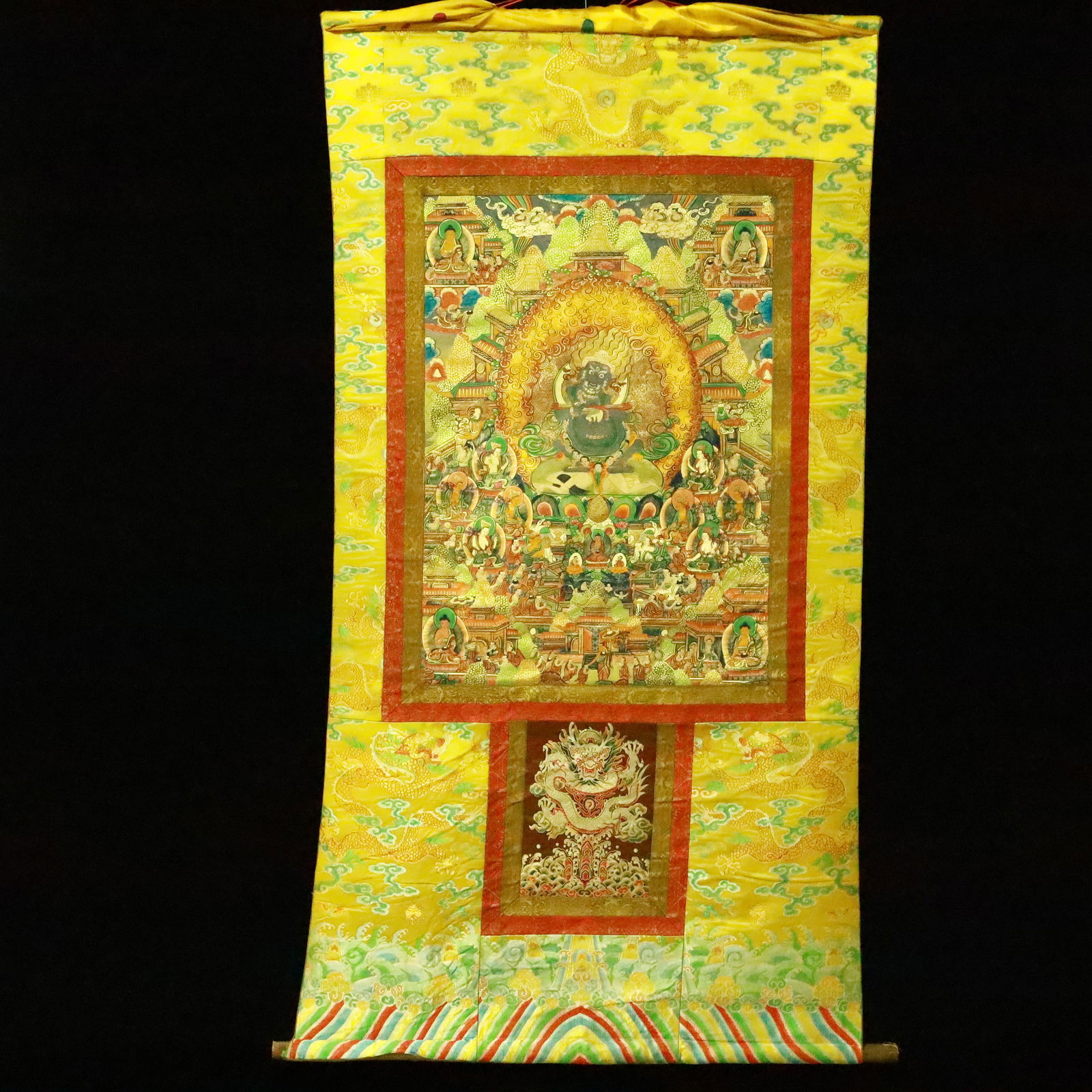 A Rare Brocade Painted Color Statue of Vajra Tangka: A Rare Brocade Painted Color Statue of Vajra Tangka,Qing Dynasty, China,Size:34.6inx68.1in 织锦彩绘金刚像唐卡,中国清代