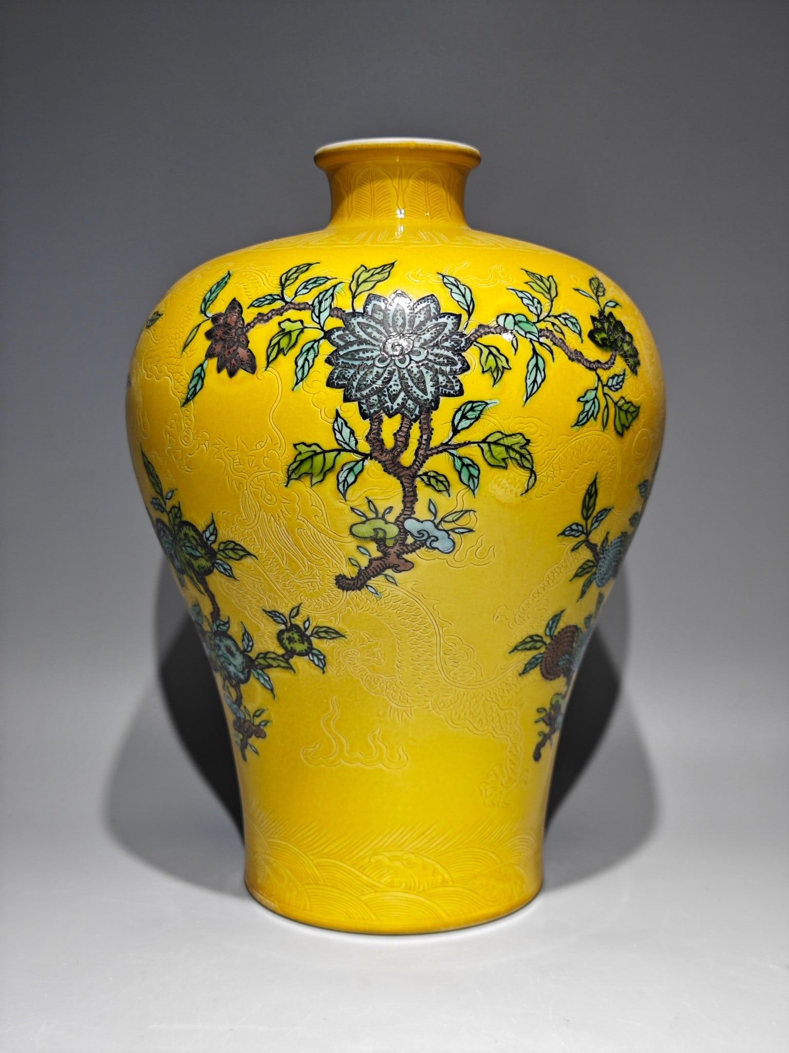 A Rare Biscuit Flower Pattern Vase: A Rare Biscuit Flower Pattern Vase,Qing Dynasty,China,Kangxi Six-character Mark,Size:12.7inx9.1in 