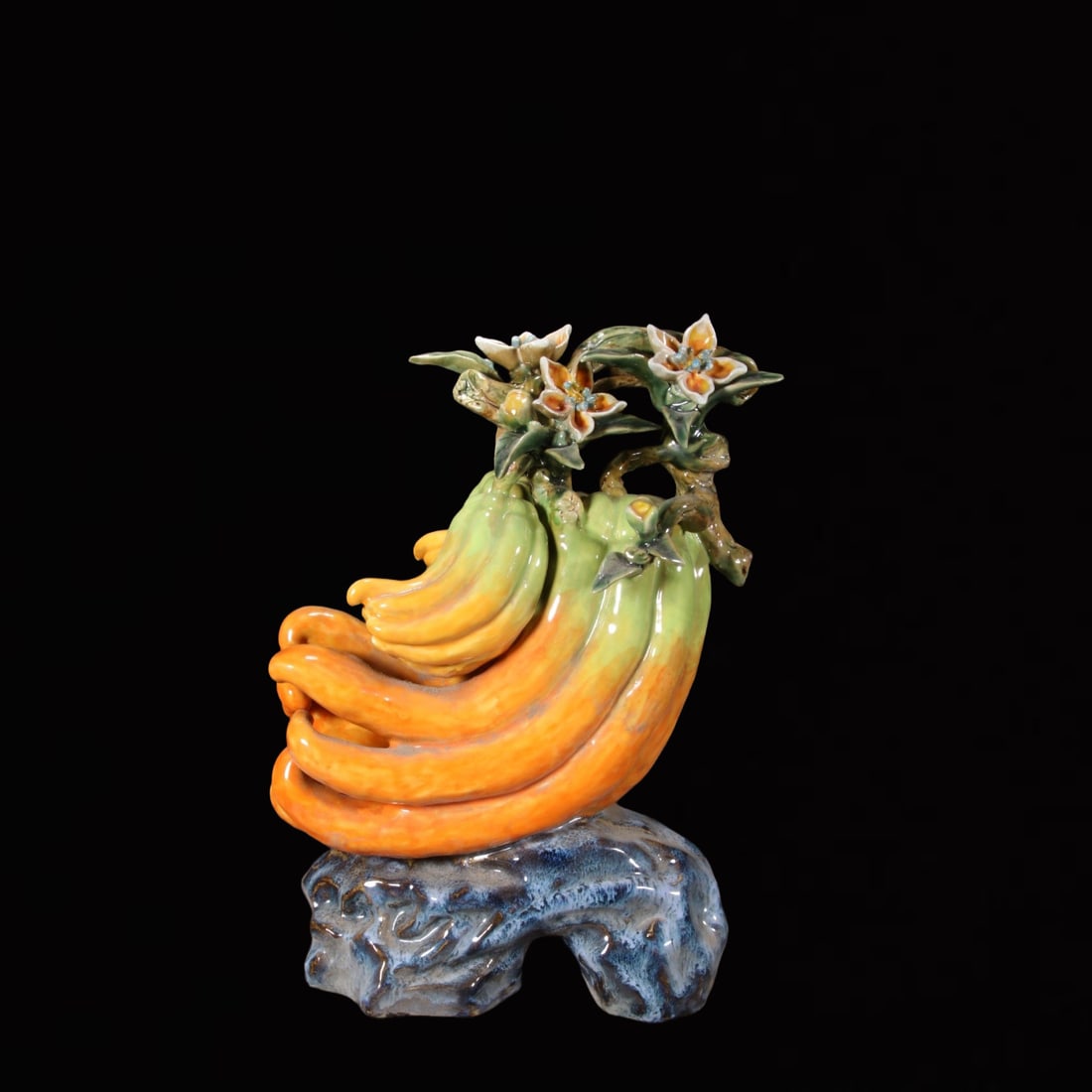 An Exquisite Shiwan yao Bergamot Ornament: An Exquisite Shiwan yao Bergamot Ornament,Qing Dynasty, China,Size:10.2inx5.9inx13.4in 石湾窑佛手摆件,中国清代