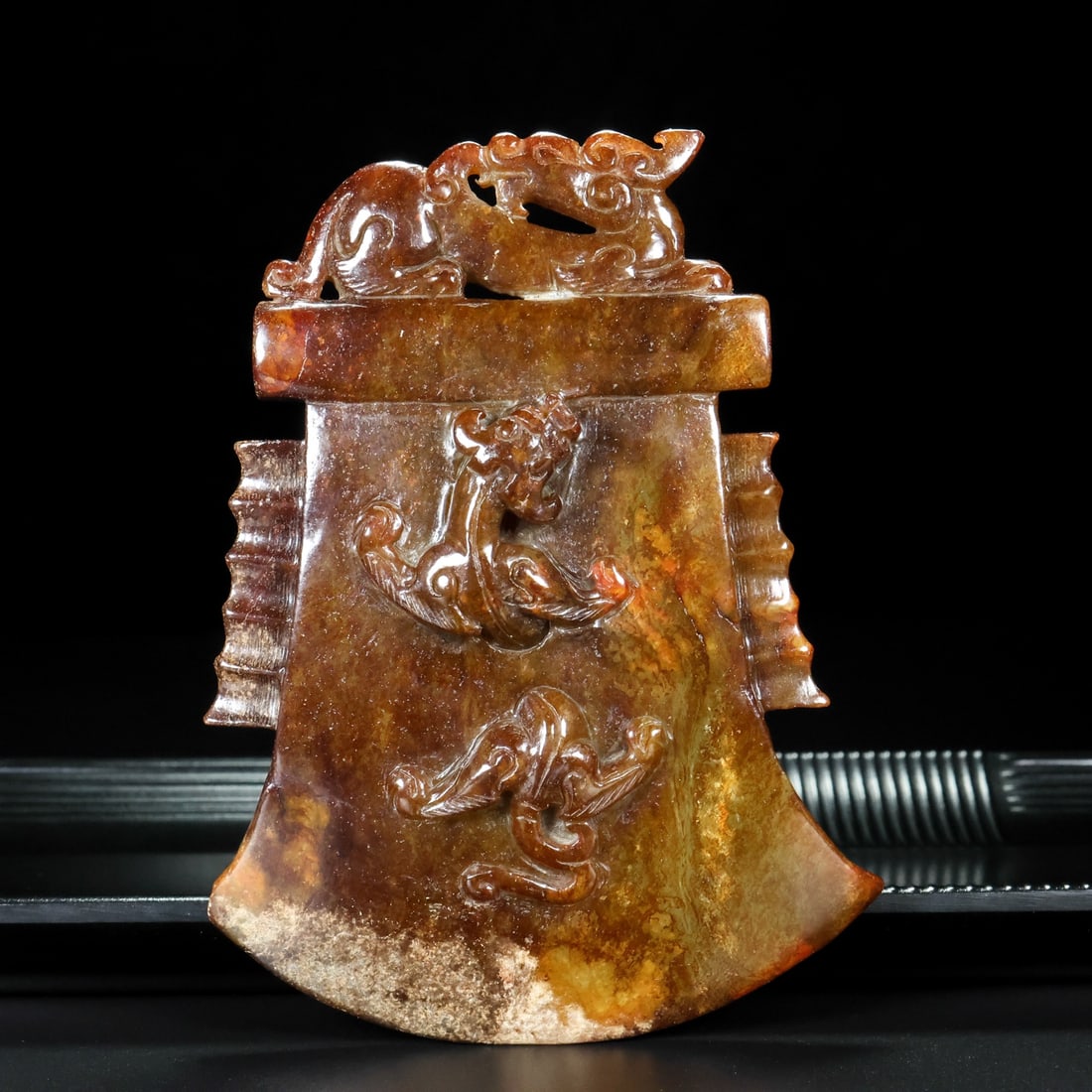 An Exquisite Archaic Jade Beast Pattern Axe: An Exquisite Archaic Jade Beast Pattern Axe,Ancient Time,China,Size:3.7inx1inx5.1in,Weight:290g 