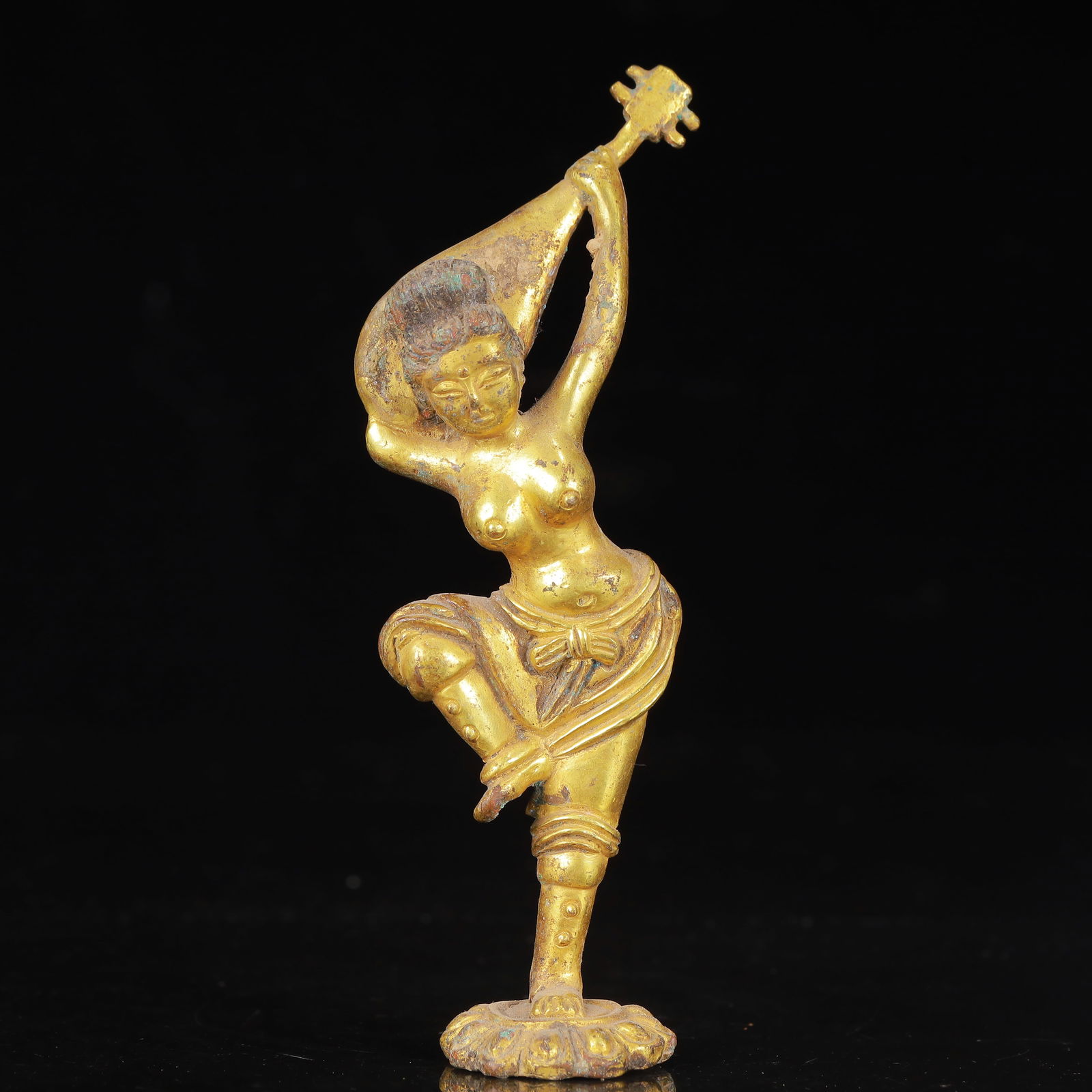 An Exquisite Gilt Bronze Figure Ornament: An Exquisite Gilt Bronze Figure Ornament,Qing Dynasty,China,Size:1.6inx1.2inx5.1in,Weight:184g 铜鎏金人物摆件,中国清代