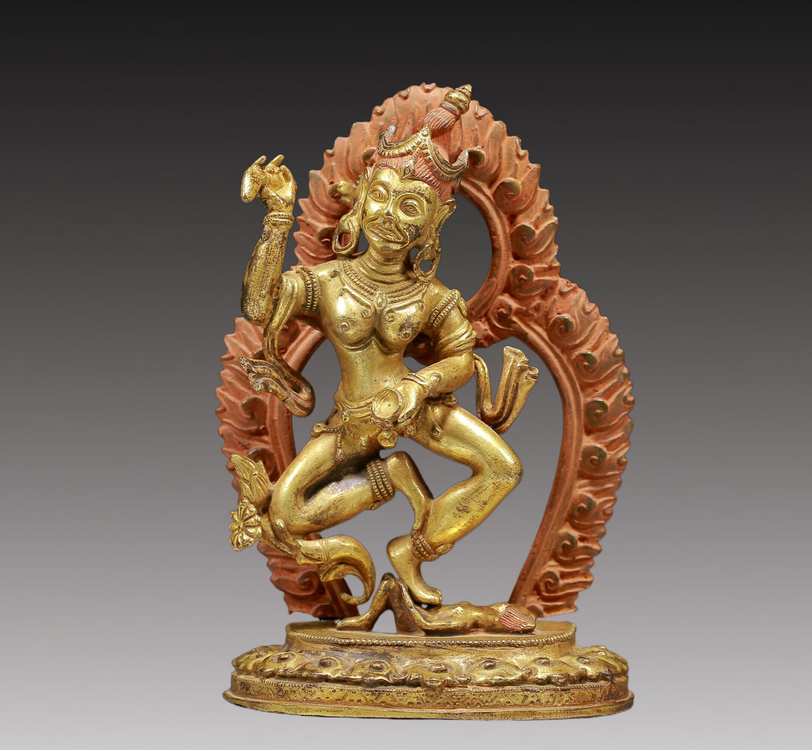 A Solemn Gilt Bronze Statue of Mammon: A Solemn Gilt Bronze Statue of Mammon,Ming Dynasty, China,Size:4.3inx2.4inx6.7in,Weight:1150g 铜鎏金财神像，明代