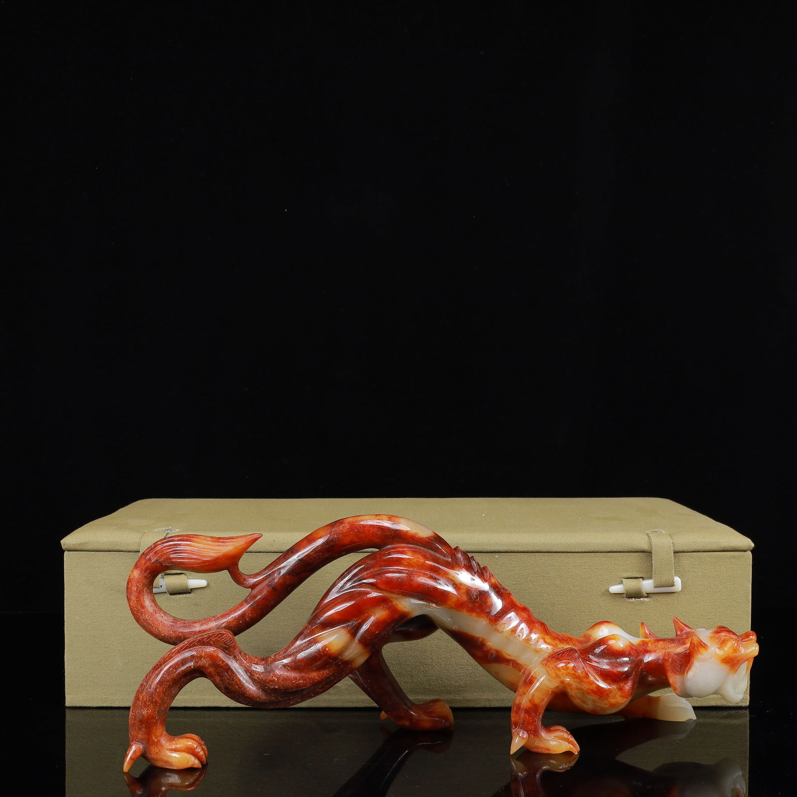 An Exquisite White Jade Auspicious Beast Ornament: An Exquisite White Jade Auspicious Beast Ornament,Qing Dynasty,China,Size:12.6inx2.4inx5.5in,Weight:1227g 白玉瑞兽摆件,中国清代