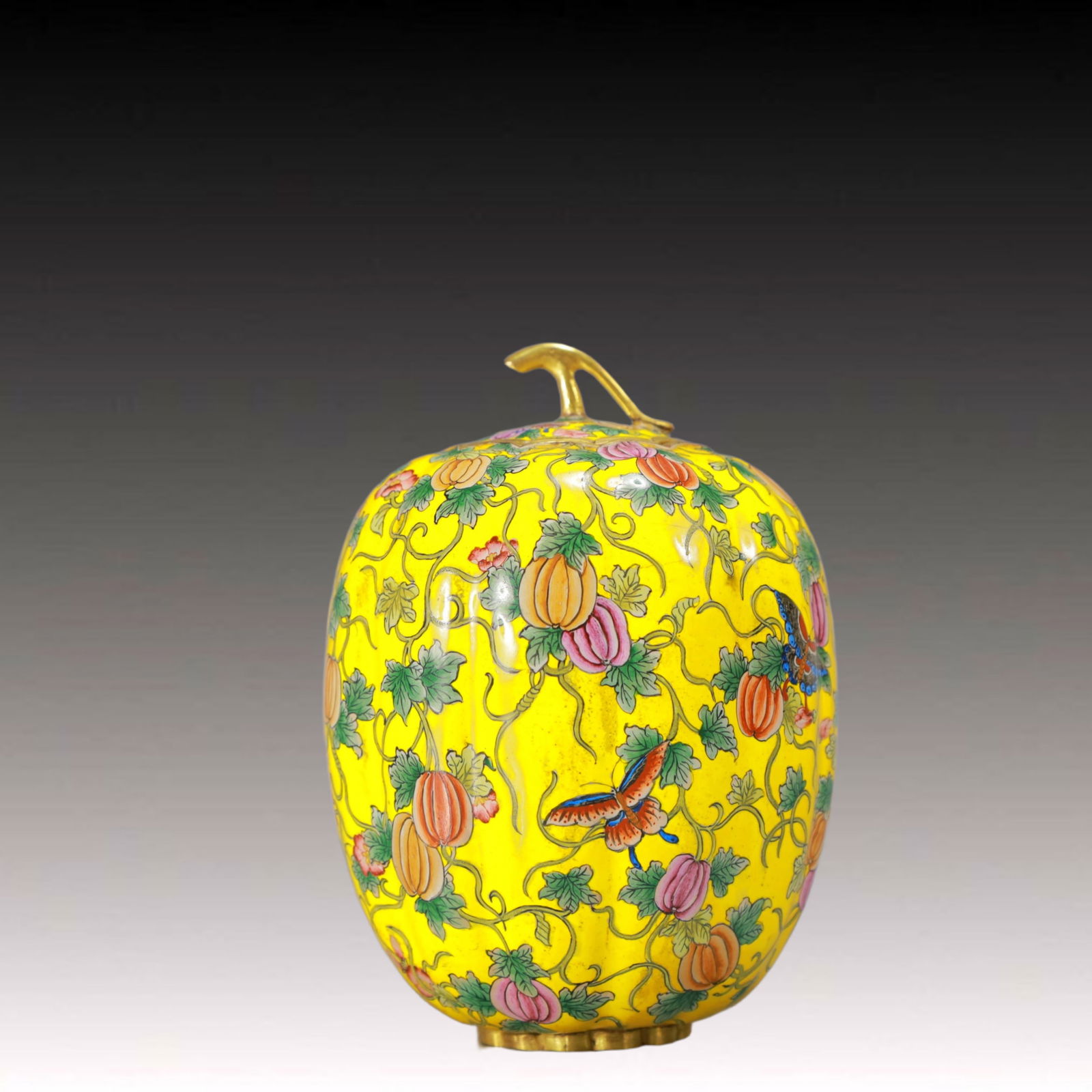 An Exquisite Painted Enamel Melon and Butterfly Pattern Vase: An Exquisite Painted Enamel Melon and Butterfly Pattern Vase,Qing Dynasty, China,Qianlong Four-character Mark,Size:3.1inx4.5in,Weight:250g 