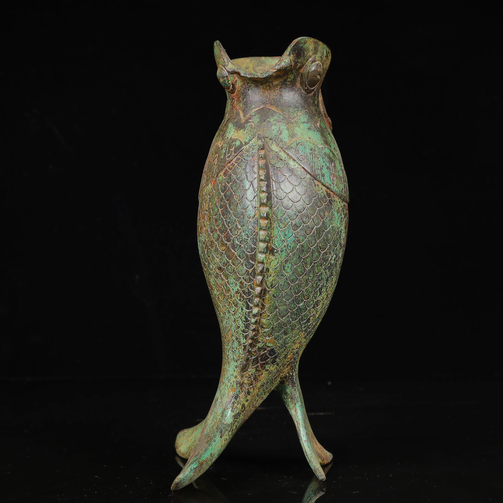 An Archaic Bronze Fish Pattern Vase - 6