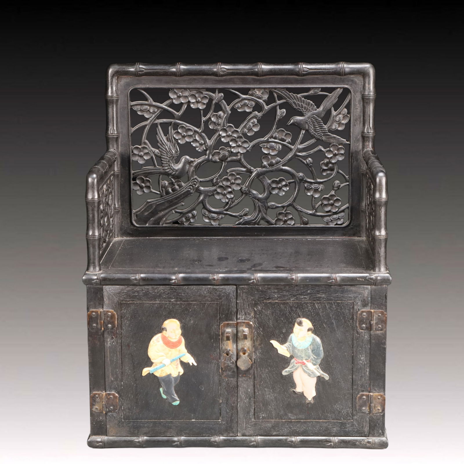 An Exquisite Eaglewood Figure Pattern Cabinet: An Exquisite Eaglewood Figure Pattern Cabinet,Qing Dynasty, China,Size：14.4inx8.9inx17.9in Weight：4750g 沉香人物纹柜